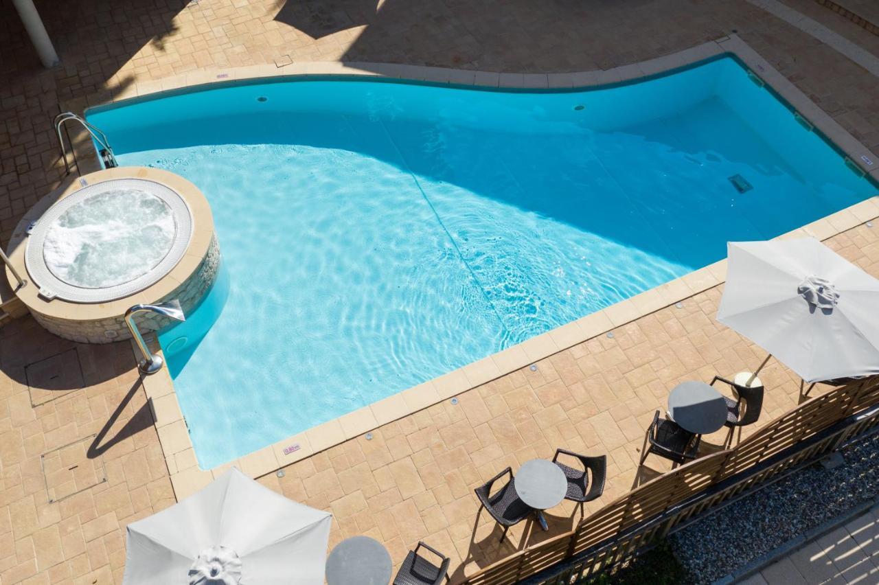 Logis Hotel Parenthese, Restaurant & Spa Chille Екстер'єр фото