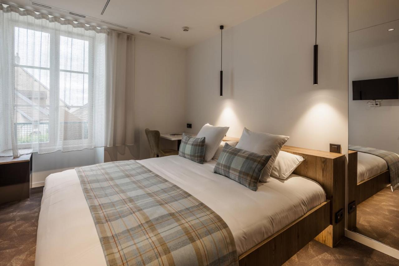 Logis Hotel Parenthese, Restaurant & Spa Chille Екстер'єр фото