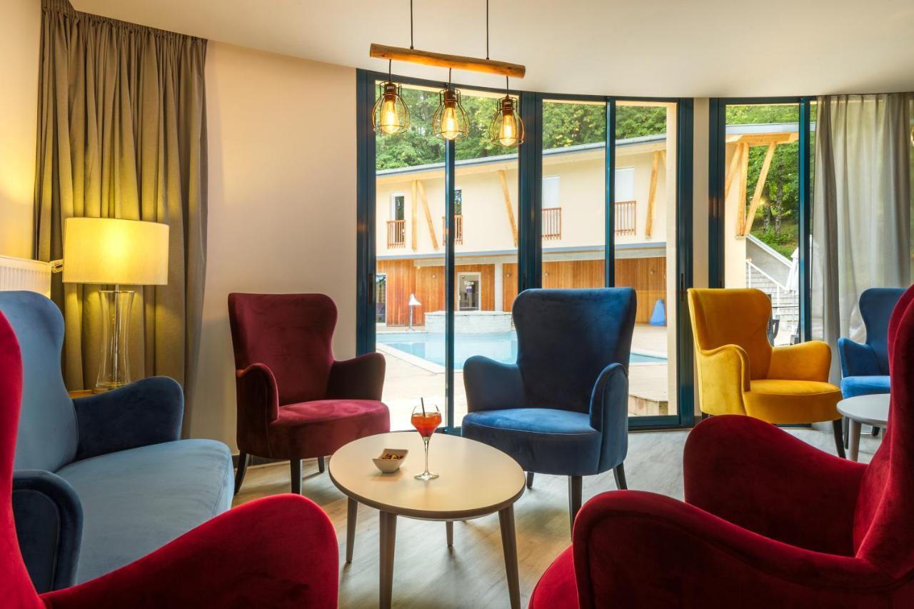 Logis Hotel Parenthese, Restaurant & Spa Chille Екстер'єр фото