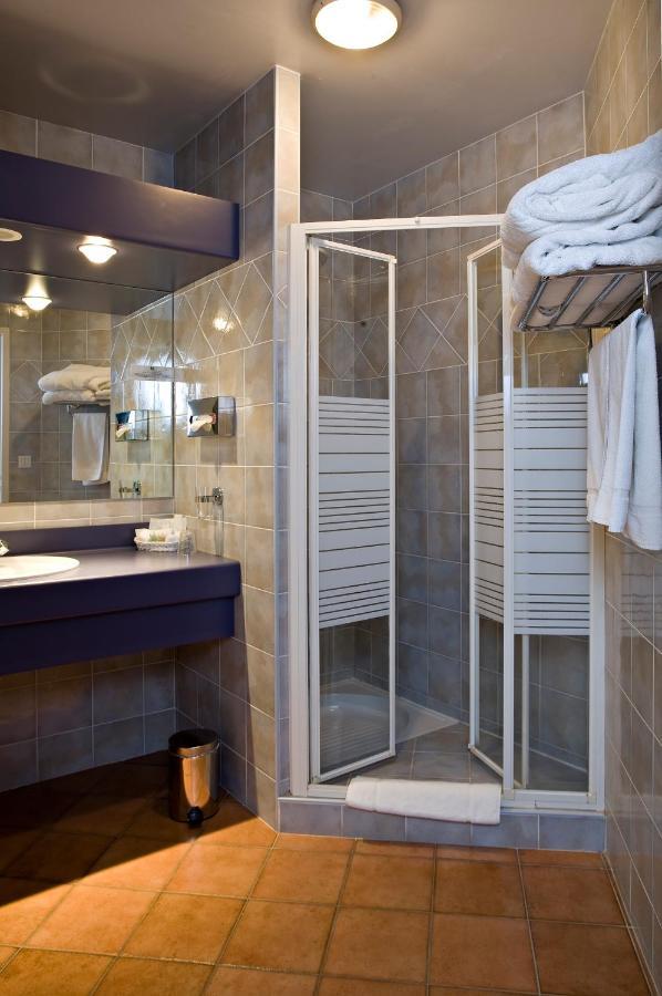 Logis Hotel Parenthese, Restaurant & Spa Chille Екстер'єр фото