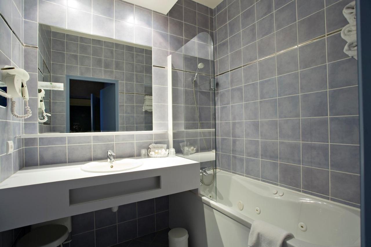 Logis Hotel Parenthese, Restaurant & Spa Chille Екстер'єр фото
