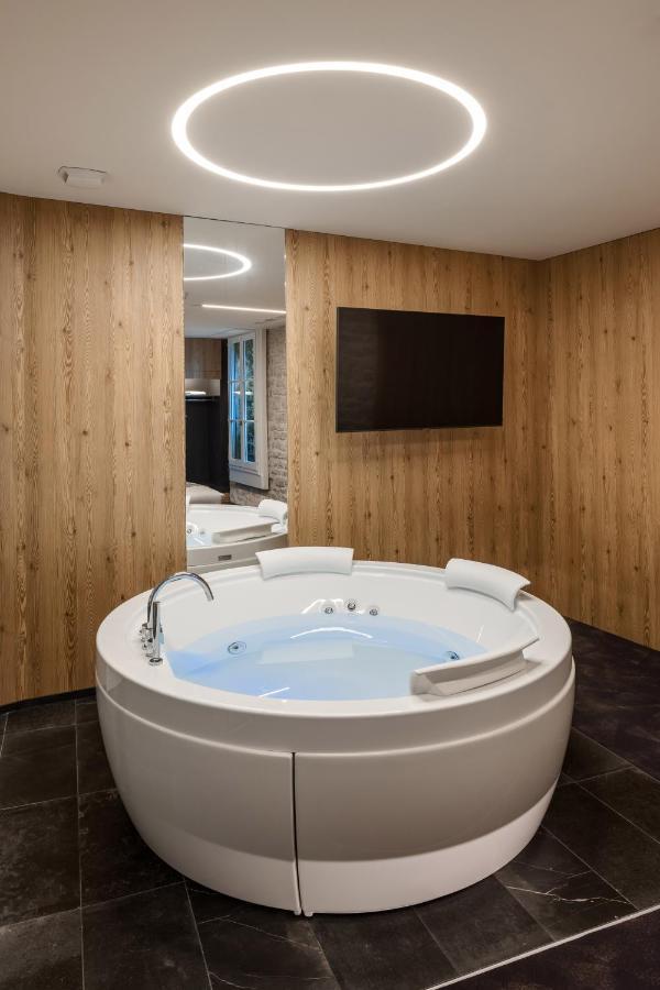 Logis Hotel Parenthese, Restaurant & Spa Chille Екстер'єр фото