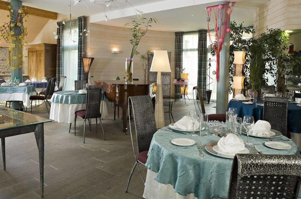 Logis Hotel Parenthese, Restaurant & Spa Chille Екстер'єр фото