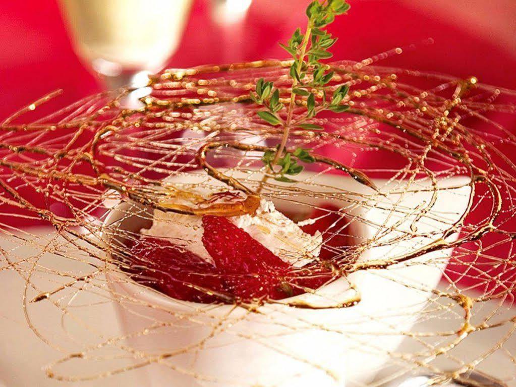 Logis Hotel Parenthese, Restaurant & Spa Chille Екстер'єр фото